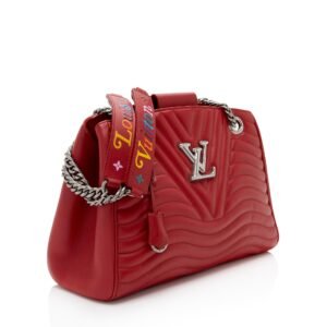 Louis-Vuitton-Calfskin-New-Wave-Chain-Tote_212444_right_angle_0_parent.jpg