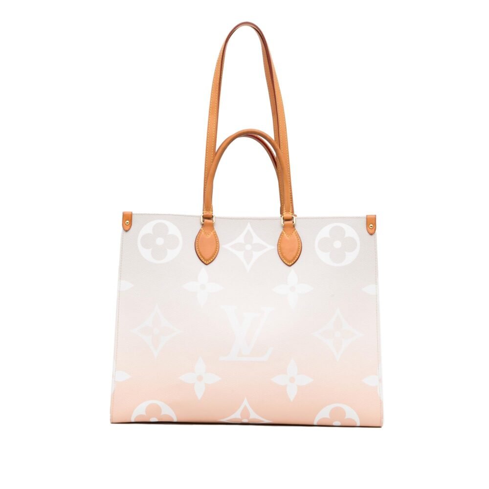 Louis Vuitton Monogram Giant By The Pool Onthego GM